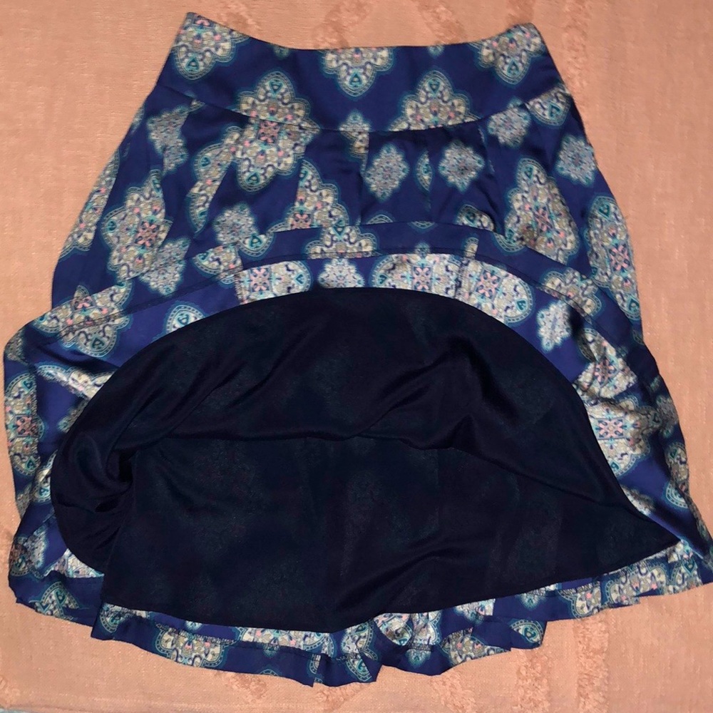 Beautiful Ann Taylor Printed Skirt, Size 2 - Picture 4 of 5